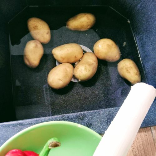 mycie ziemniaków